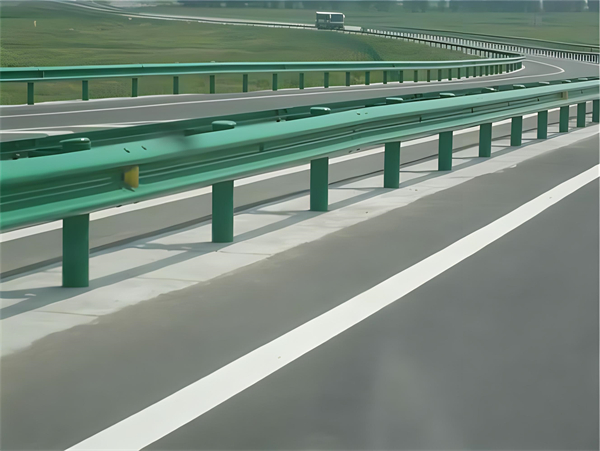 衡阳高速护栏板守护安全广泛应用于多个行业